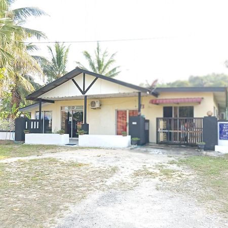 Kuntum Cottage Bed & Breakfast Kampung Tanjung Ipoh Exteriör bild