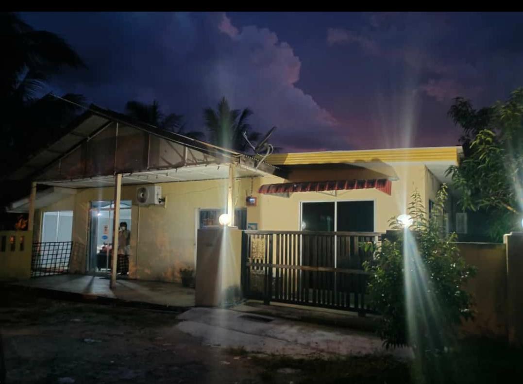 Kuntum Cottage Bed & Breakfast Kampung Tanjung Ipoh Exteriör bild